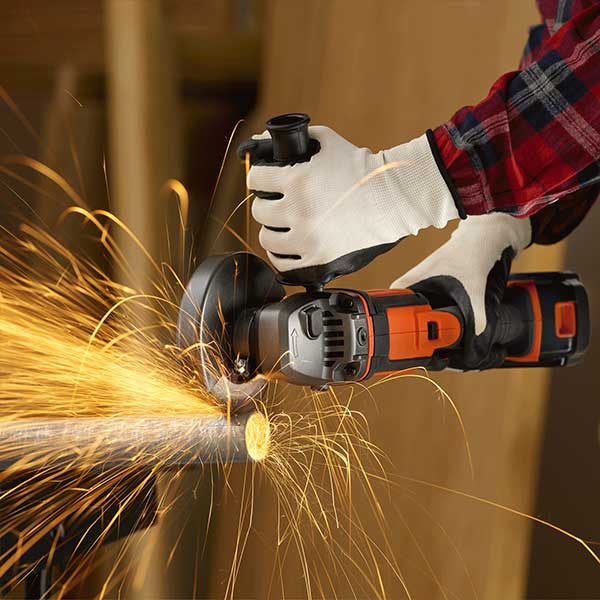 BLACK & DECKER BCG720M1-QW 18V 4.0Ah Cordless angle grinder with